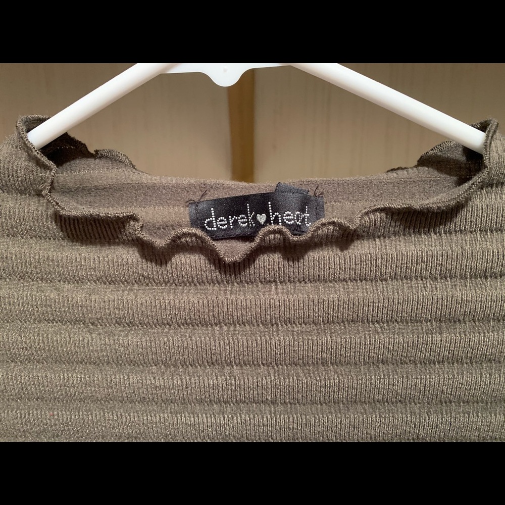 Super Soft Ruffle Long Tee - Picture 2 of 4